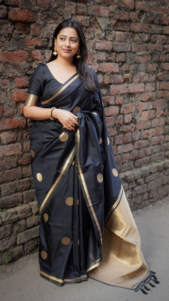 Image of Black Banarasi Silk Gold Zari Weaved Polka Dot With Rich Pallu Pattu Border Saree