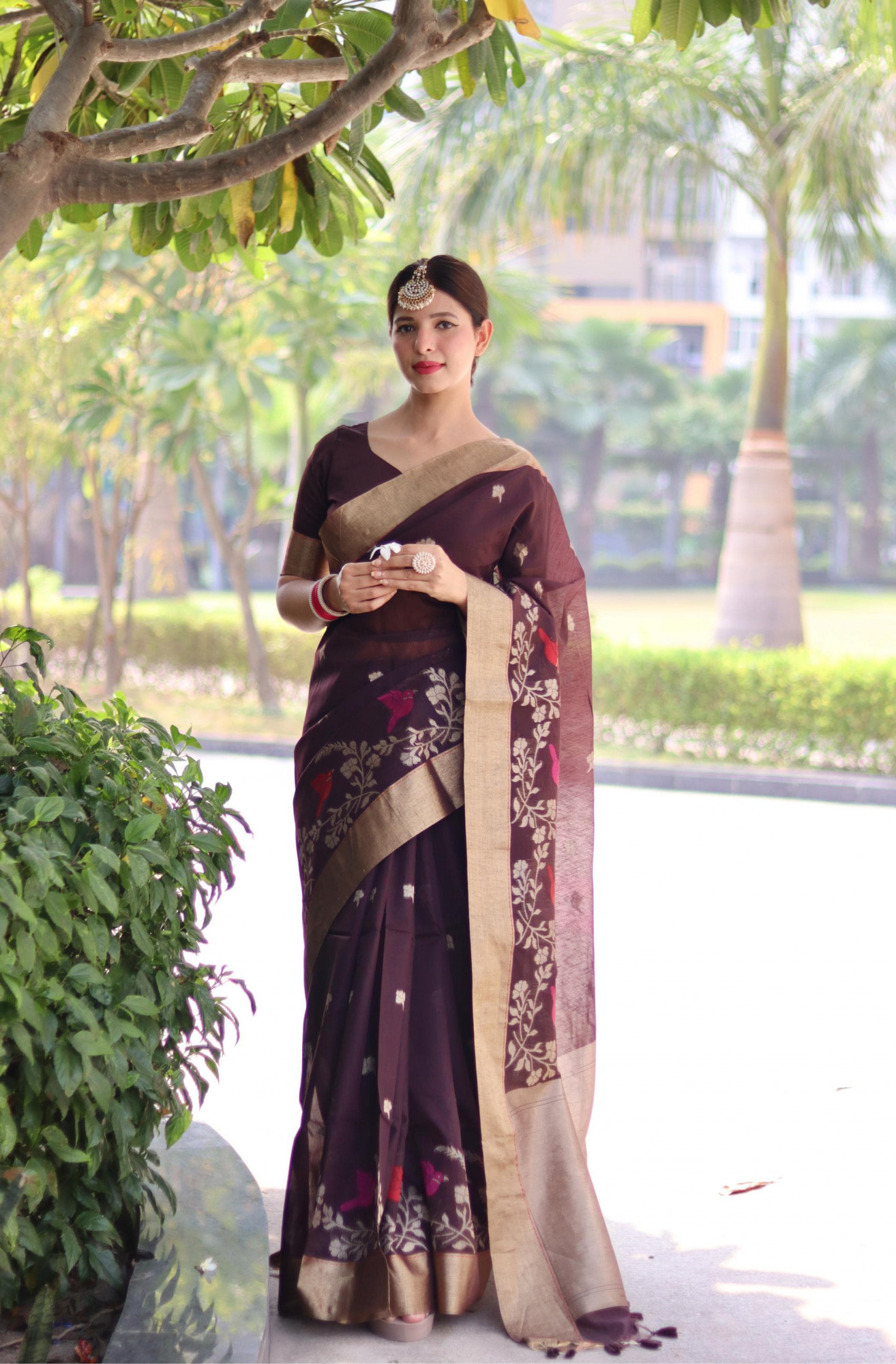 Wine Pure Linen Jamdani Style Floral Resham Weaved Saree