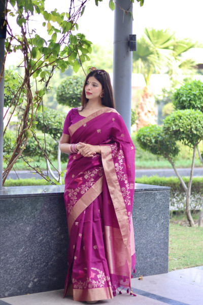 Image of Purple Pure Linen Jamdani Style Floral Resham Weaved Saree