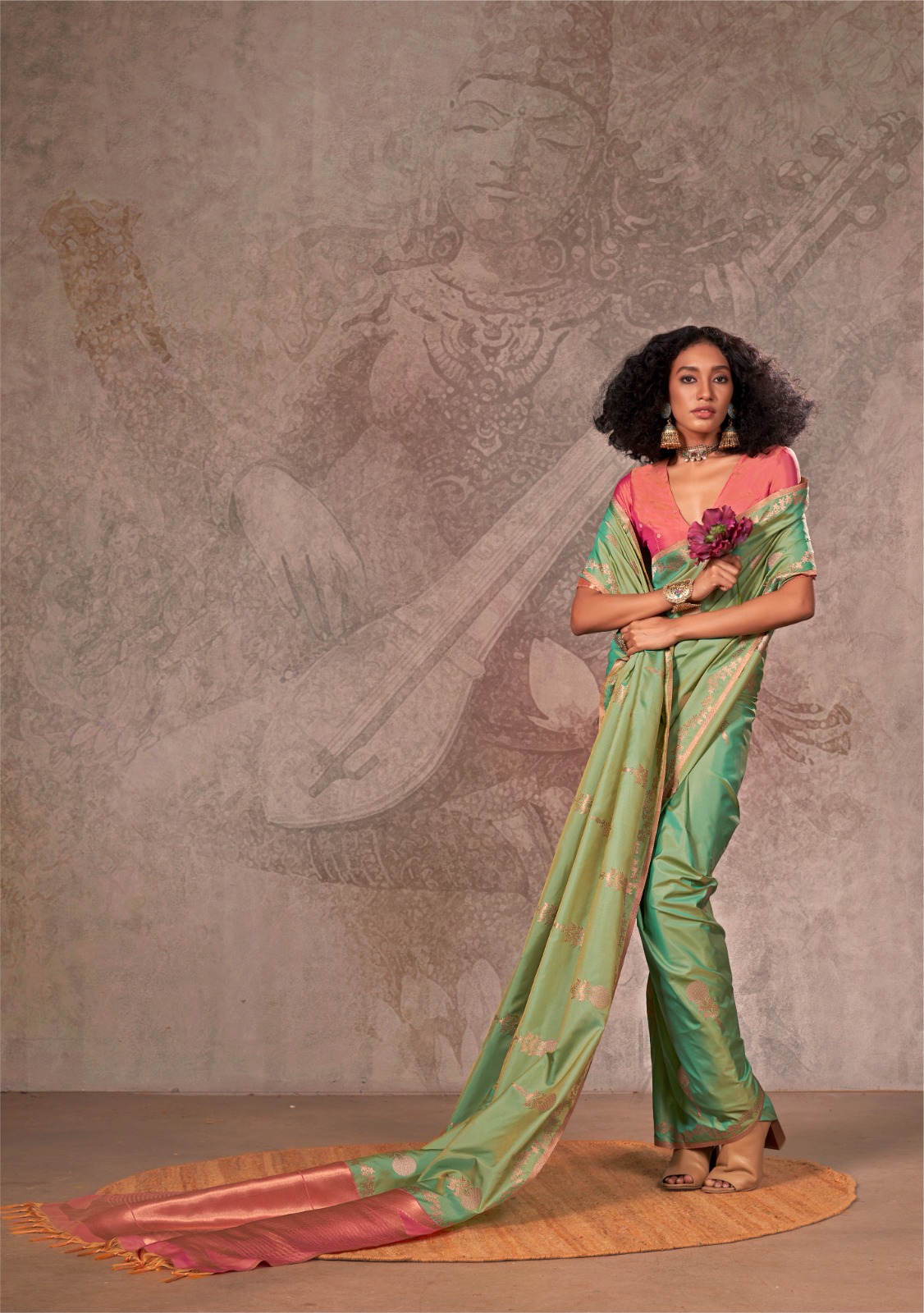 C-Green Shaded Two Tone Handloom Weaved Silk Zari Weaved Body Rich Pallu Saree