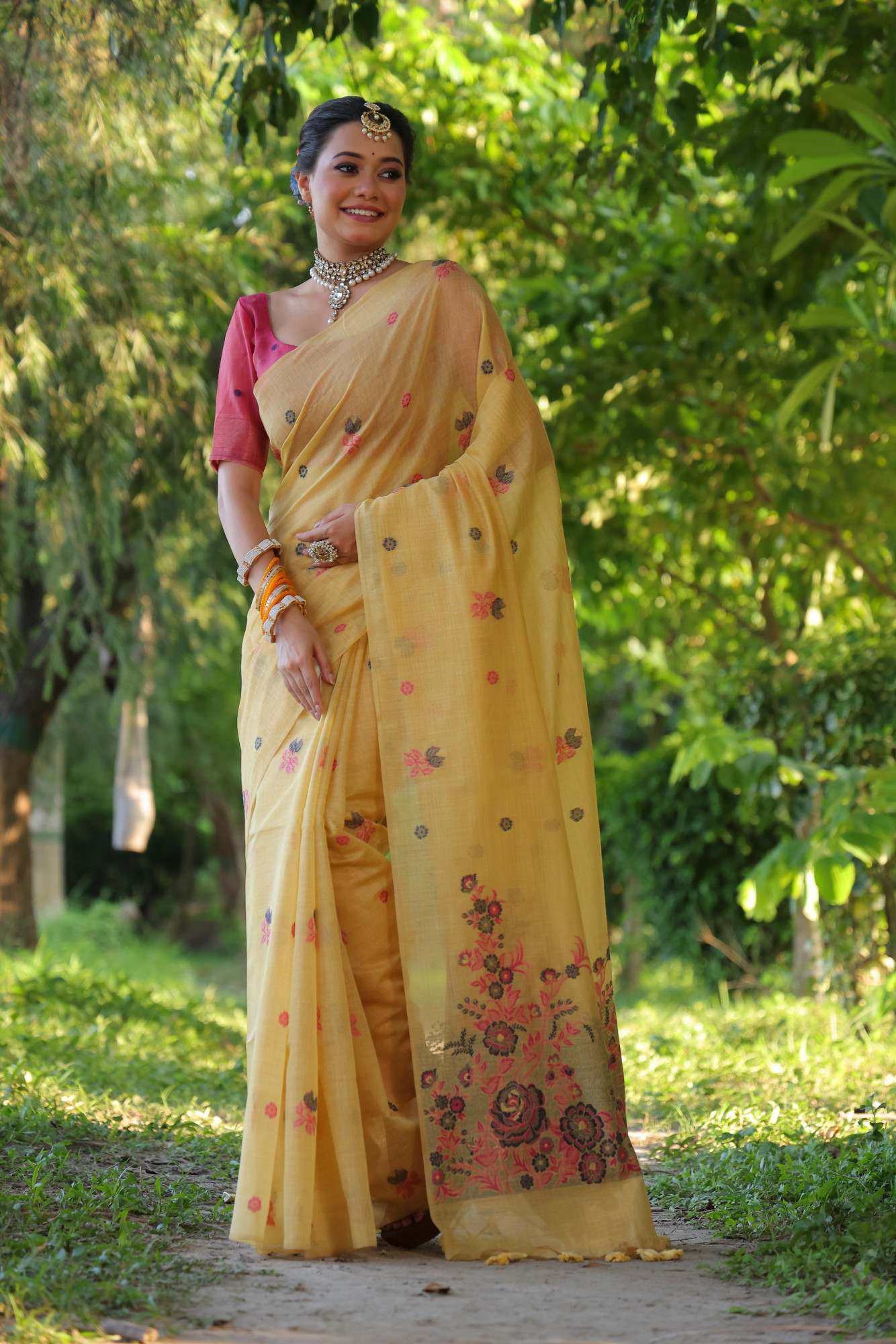 Lemon Yellow Premium Muga Cotton Floral Weaved All Over Body Pallu Borderless Saree