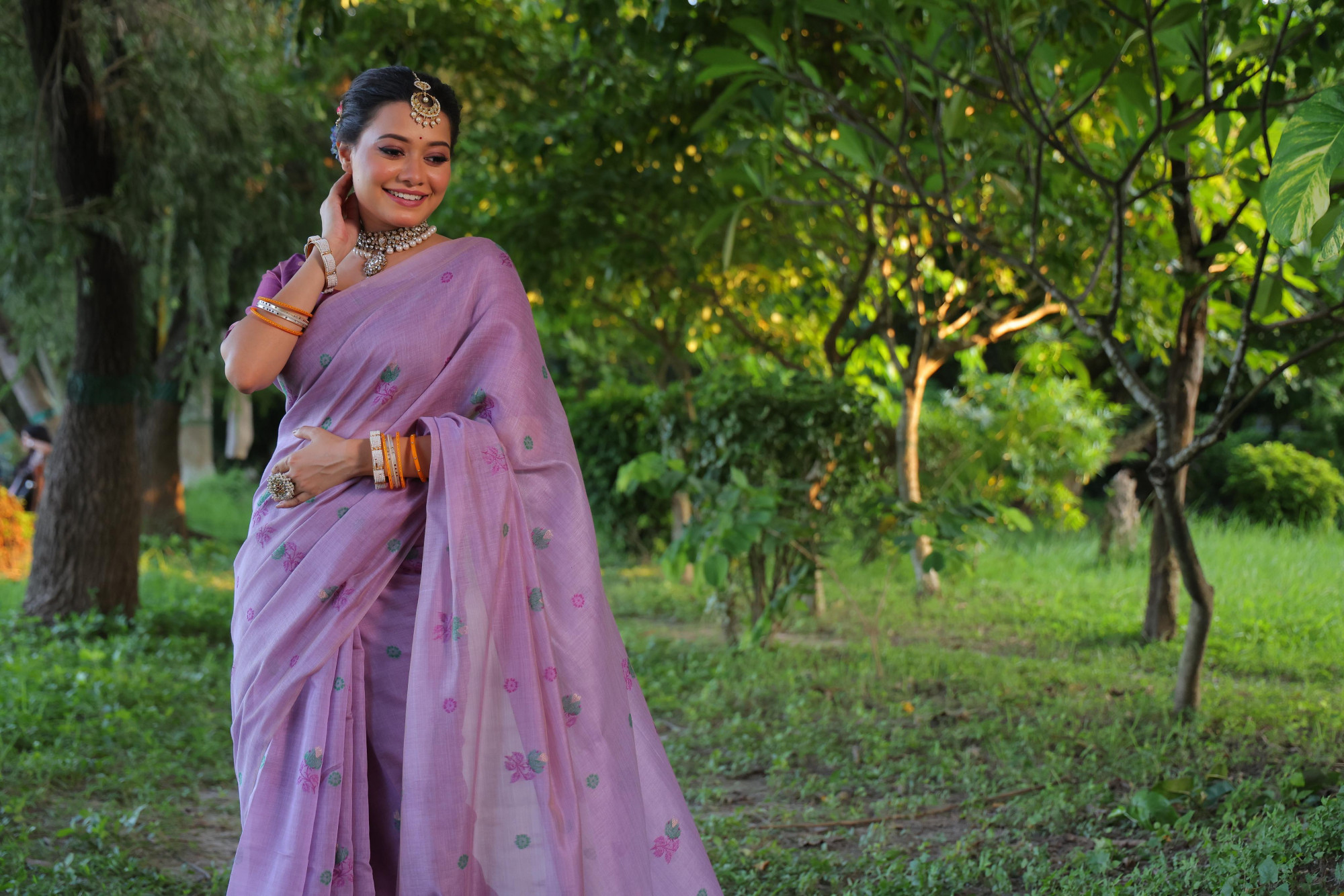 Lavender Premium Muga Cotton Floral Weaved All Over Body Pallu Borderless Saree