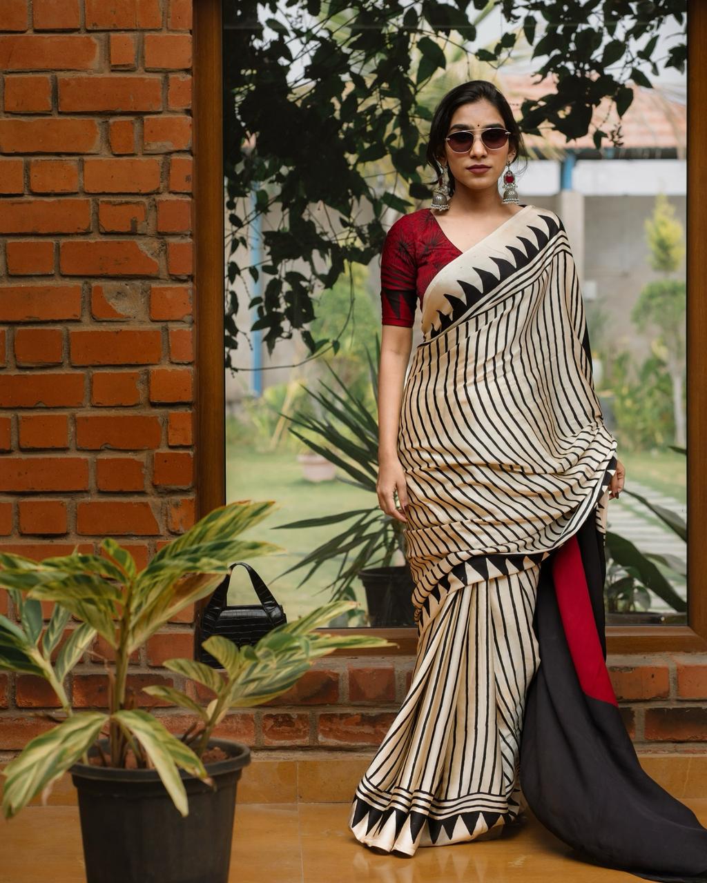 Cream Black Banarasi Soft Silk Lining All Over Temple Border Saree