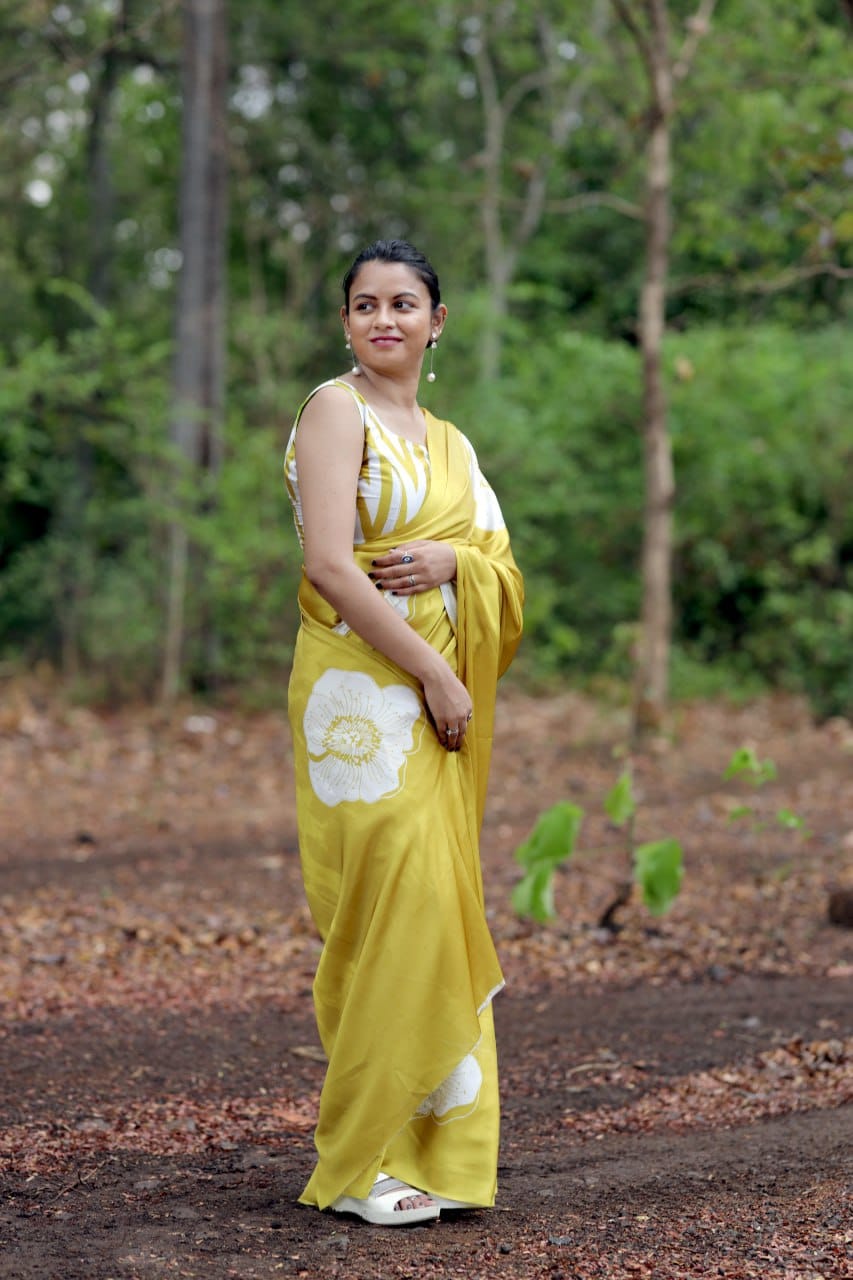 Mehendi Green Japan Original Satin Digital Printed Borderless Saree