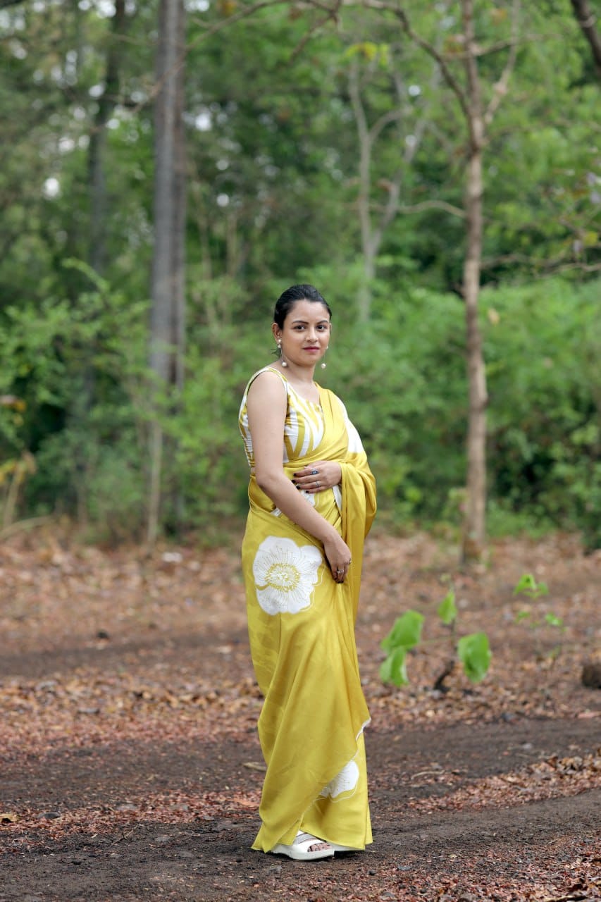 Mehendi Green Japan Original Satin Digital Printed Borderless Saree