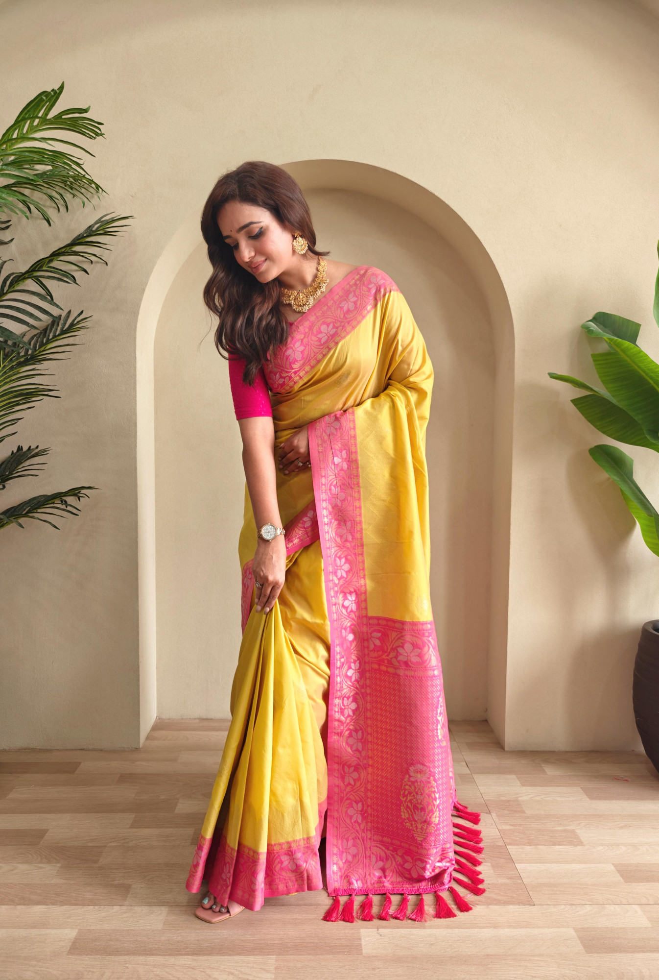 Yellow Dual Tone Banarasi Silk Rich All Over Zari Weaved Designer Border Saree