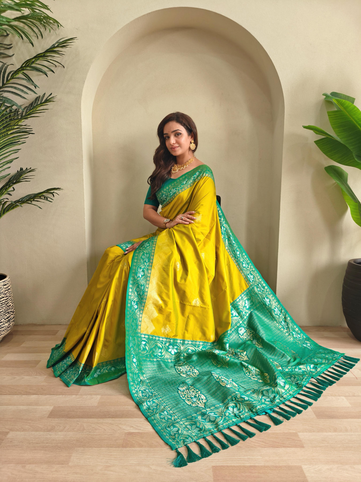 Mustard Dual Tone Banarasi Silk Rich All Over Zari Weaved Designer Border Saree