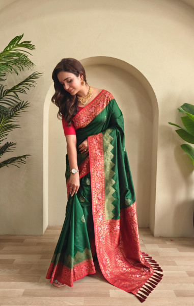 Image of Bottle Green Dual Tone Banarasi Silk Rich All Over Zari Weaved Designer Border Saree
