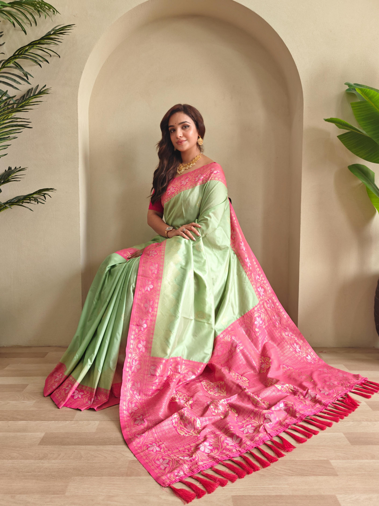 Pistachio Dual Tone Banarasi Silk Rich All Over Zari Weaved Designer Border Saree