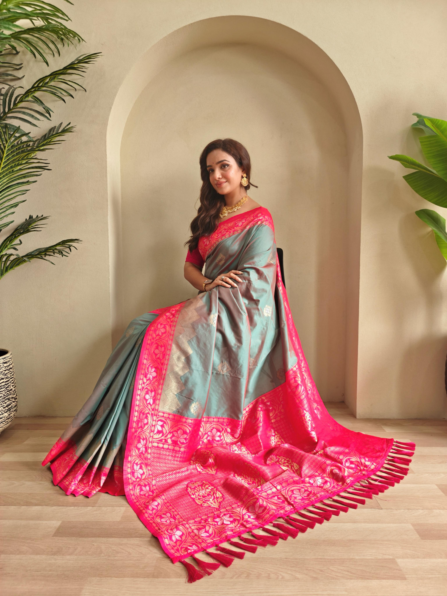 Gray Dual Tone Banarasi Silk Rich All Over Zari Weaved Designer Border Saree
