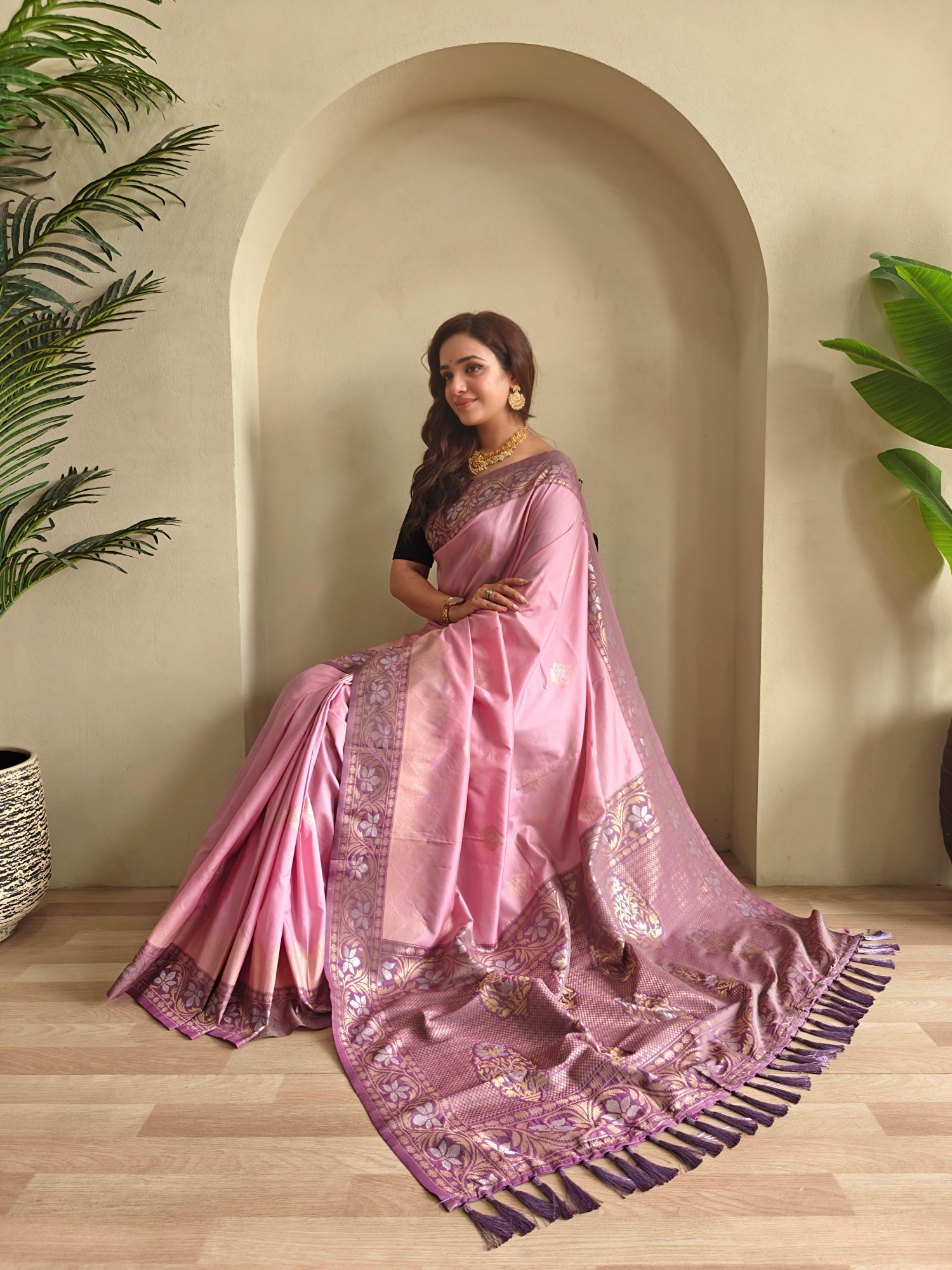 Pink Dual Tone Banarasi Silk All Over Zari Weaved Border Saree