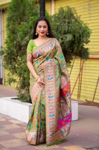 Image of Green Kashmiri Pashmina Silk Multicolor Thread Weaved All Over Saree