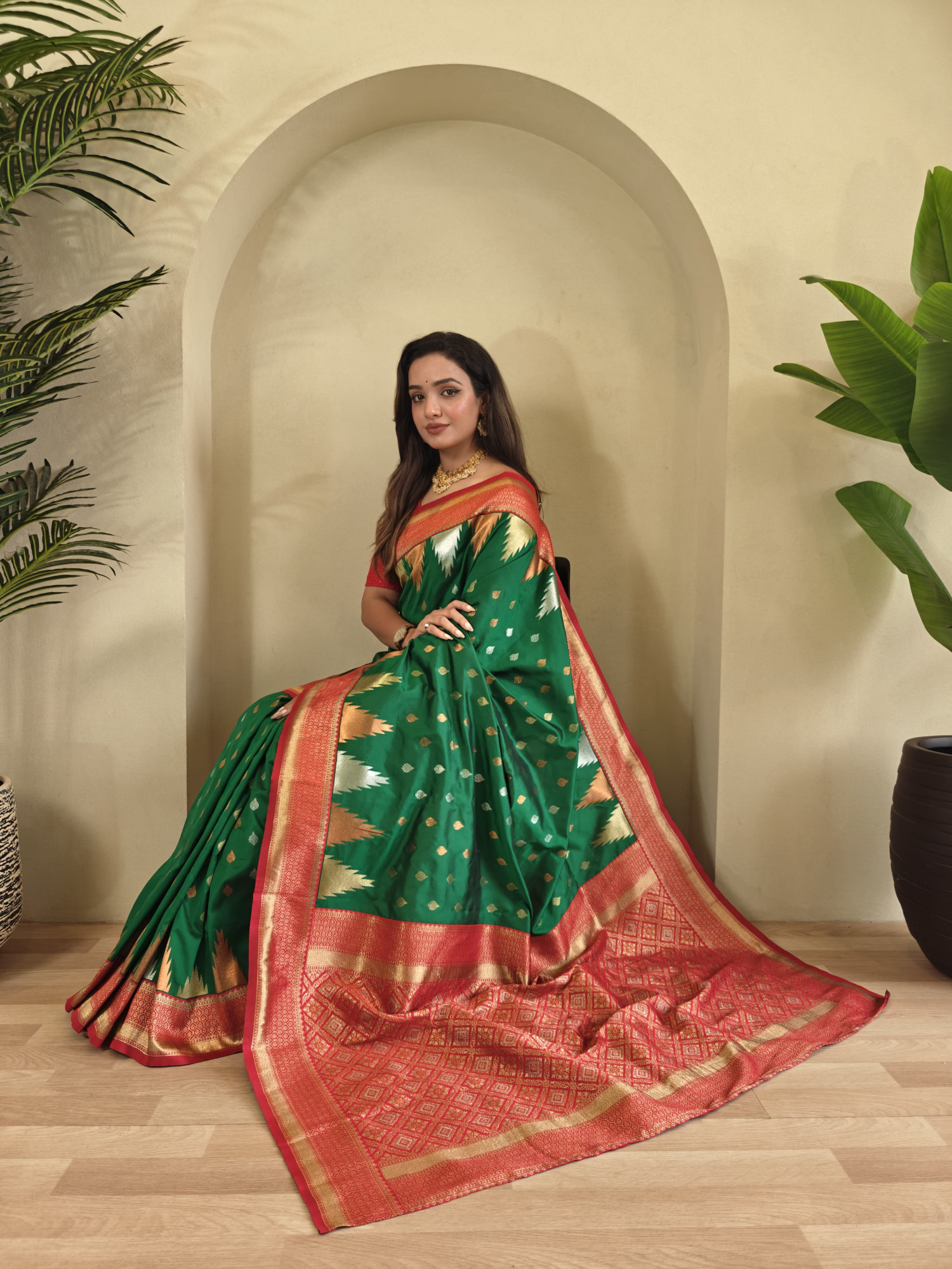 Bottle Green Kanchipuram Silk Dual Zari Weaved All Over Rich Pallu Temple Border Saree