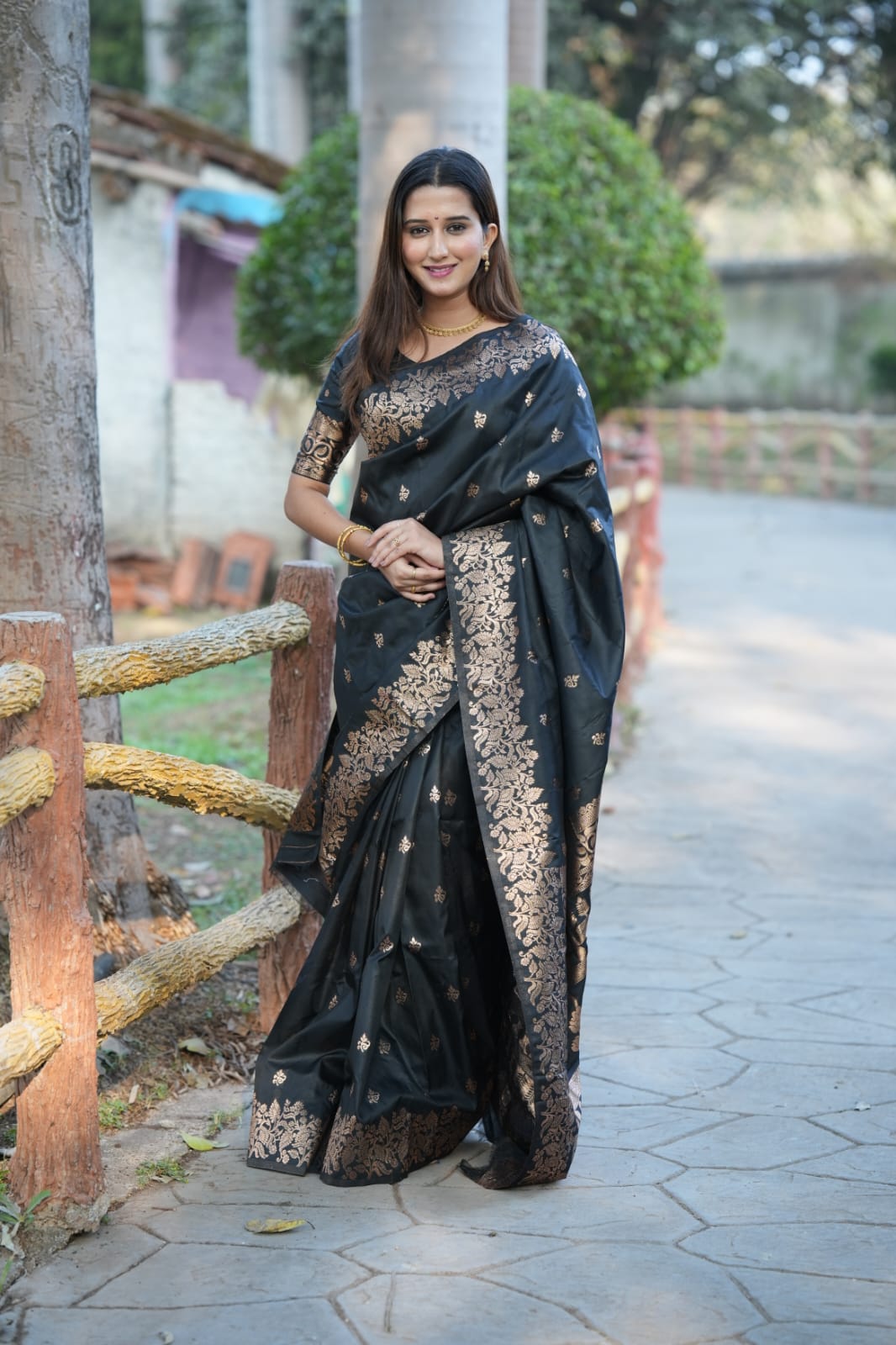 Dark Gray Shade Pure Banarasi Silk All Over Zari Weaved Rich Pallu Border Saree