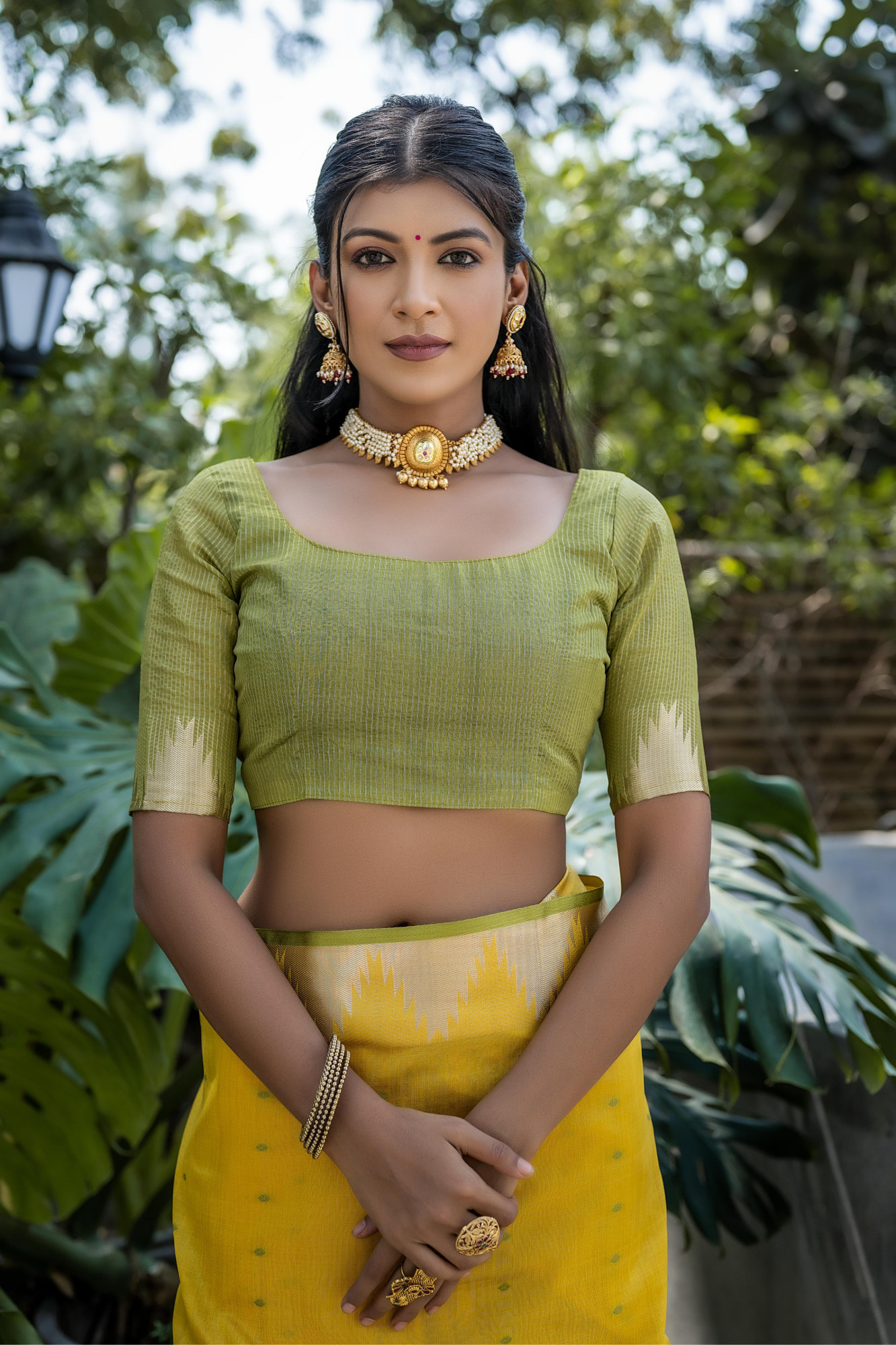 Gold Tussar Silk All Over Zari Booti Weaved Stripes Pallu Temple Border Saree