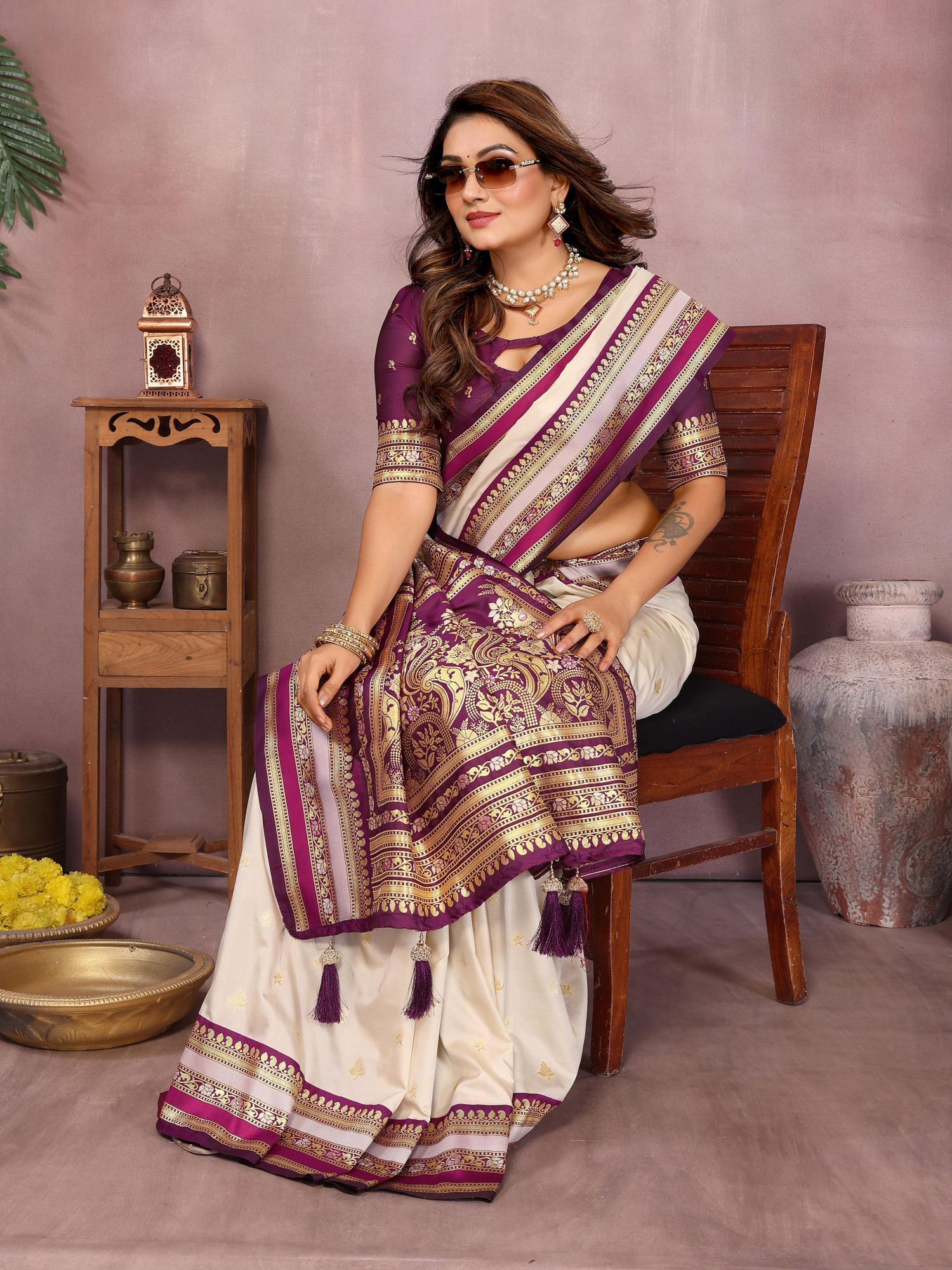 White Pure Handloom Kalamkari Silk Zari Weaved Pallu Border Saree