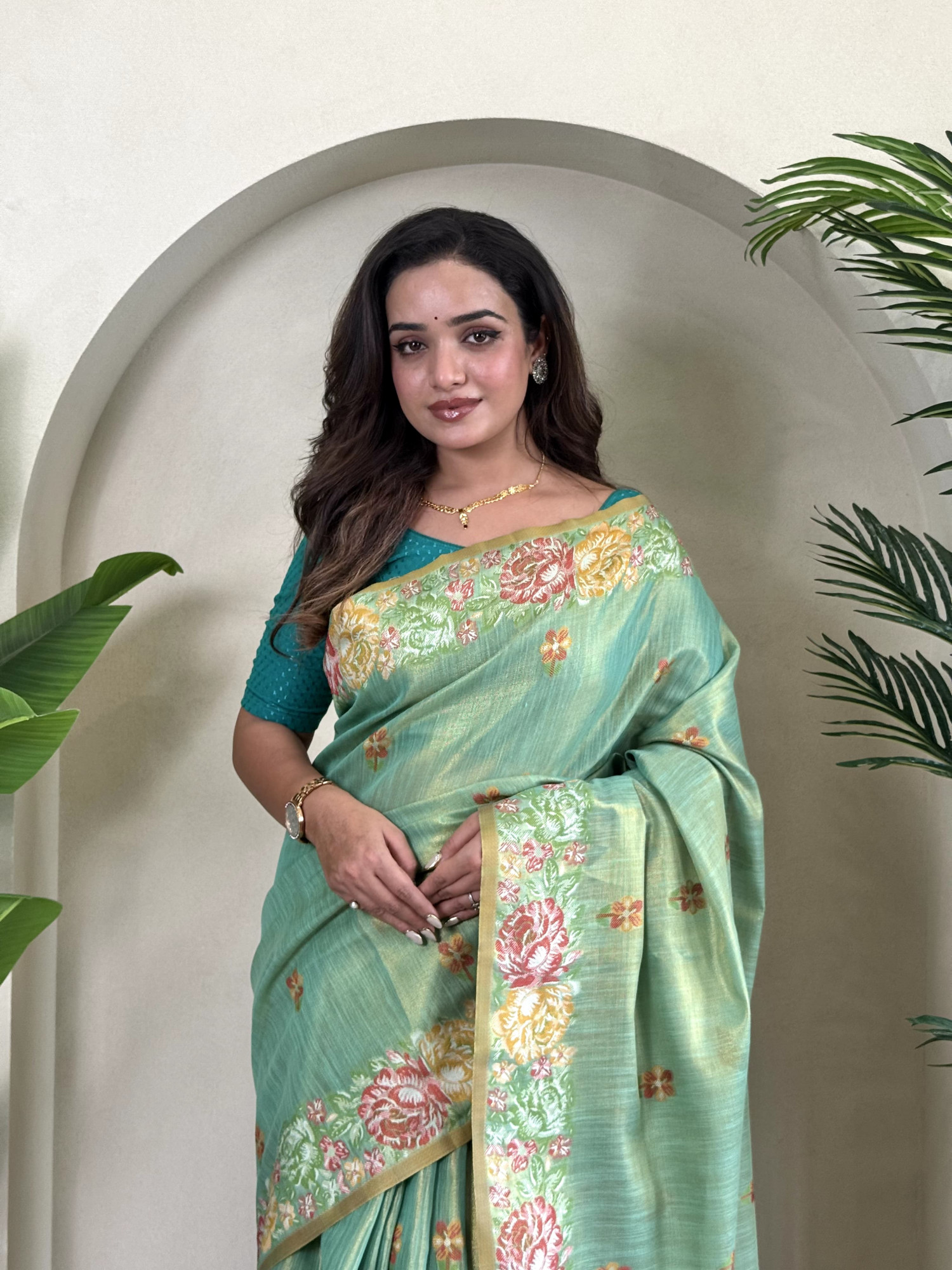 C-Green Tissue Silk Jacquard Weaved Rich Zari Pallu Beautiful Motifs Border Saree