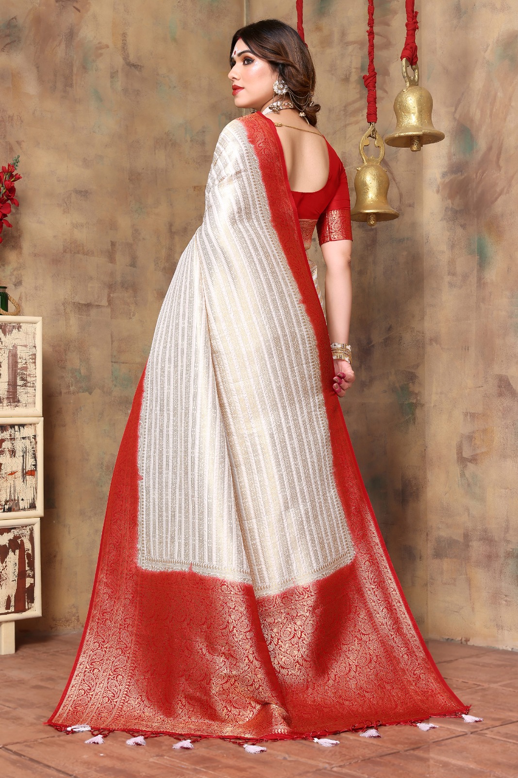 White Red Pure Viscose Dola Silk Rich Zari Weaved Body Pallu Border Saree