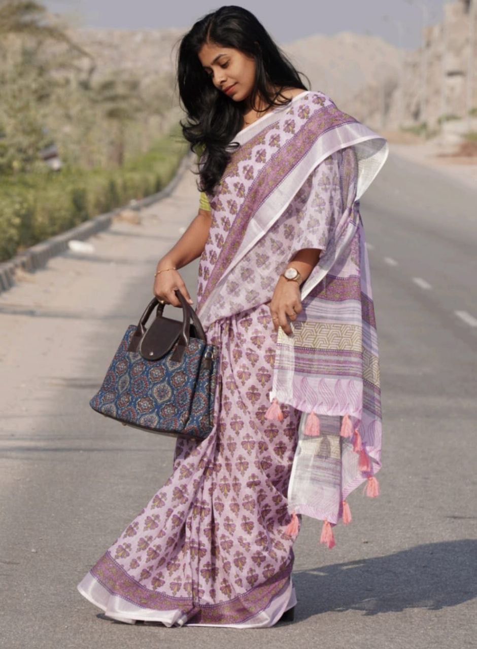 Lavender Pure Linen Digital Printed Silver Zari Border Saree