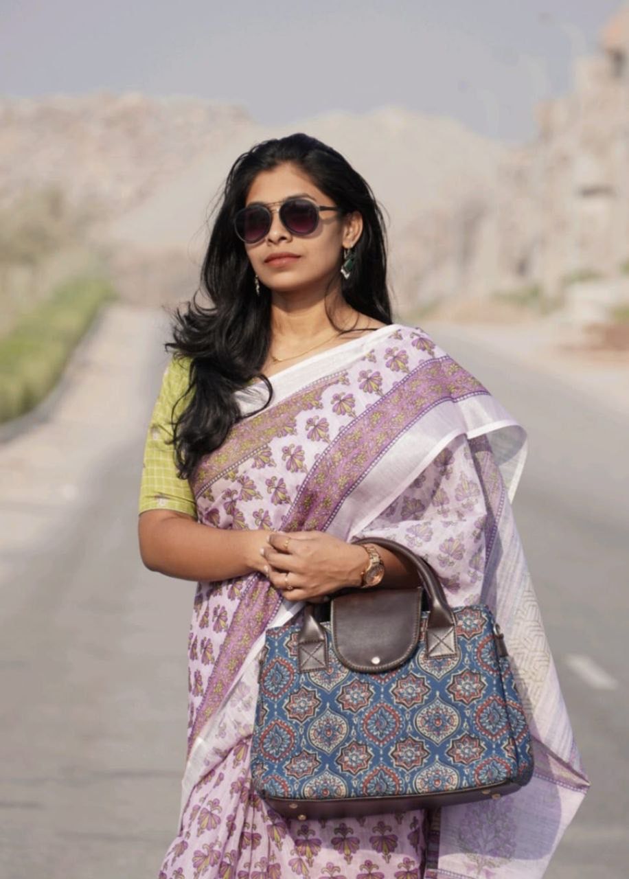 Lavender Pure Linen Digital Printed Silver Zari Border Saree