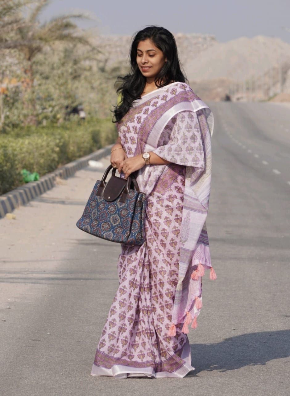 Lavender Pure Linen Digital Printed Silver Zari Border Saree