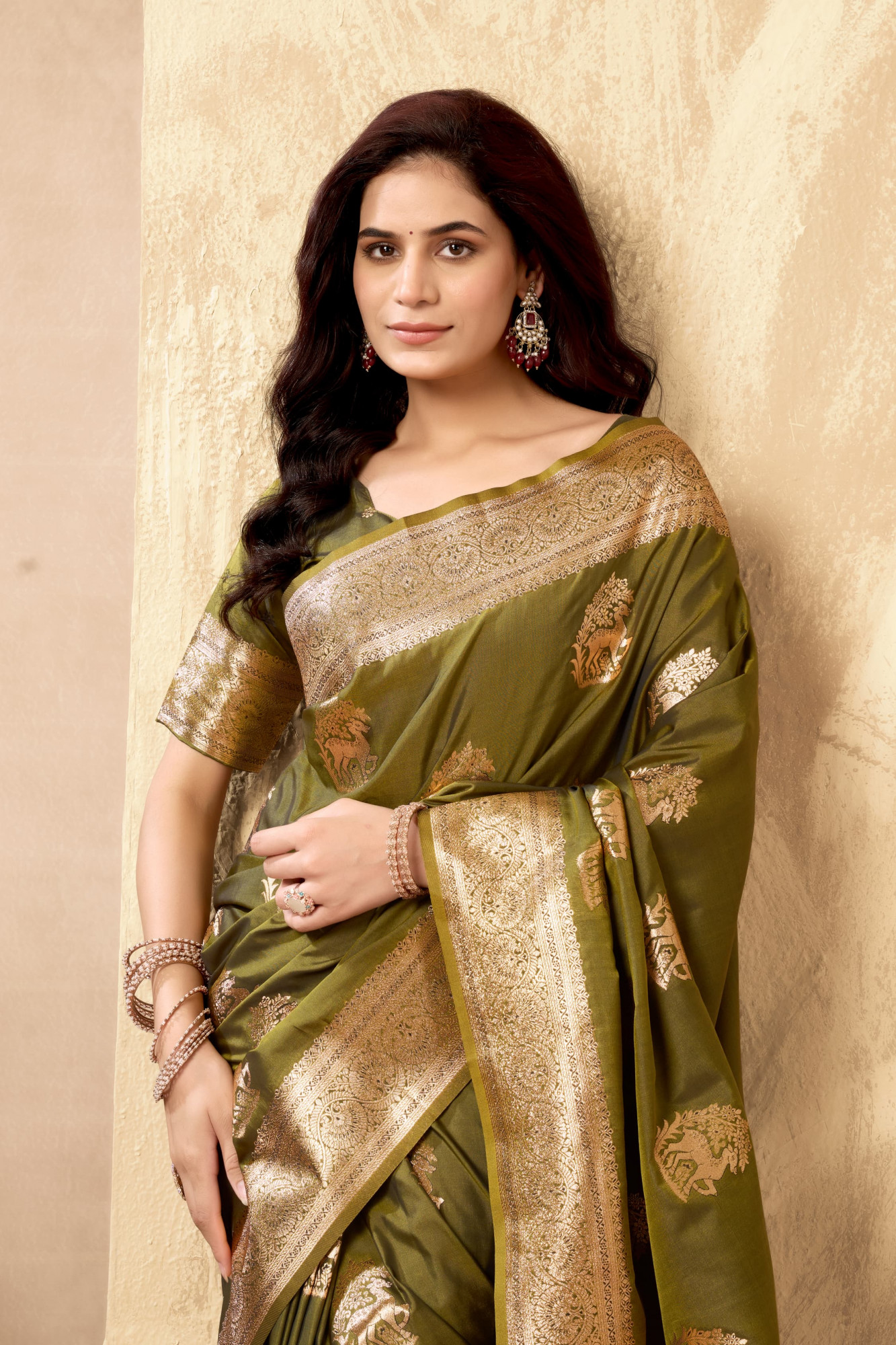 Mehendi Green Dual Shade Banarasi Silk Rich Zari Weaved Saree
