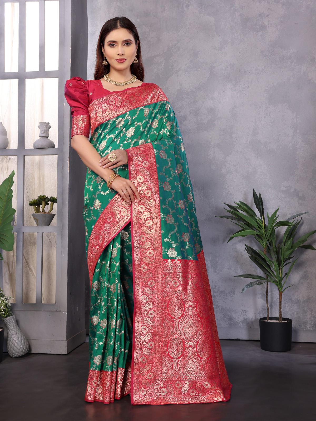 Green Pure Banarasi Silk Rich Zari Jaal Weaved Saree