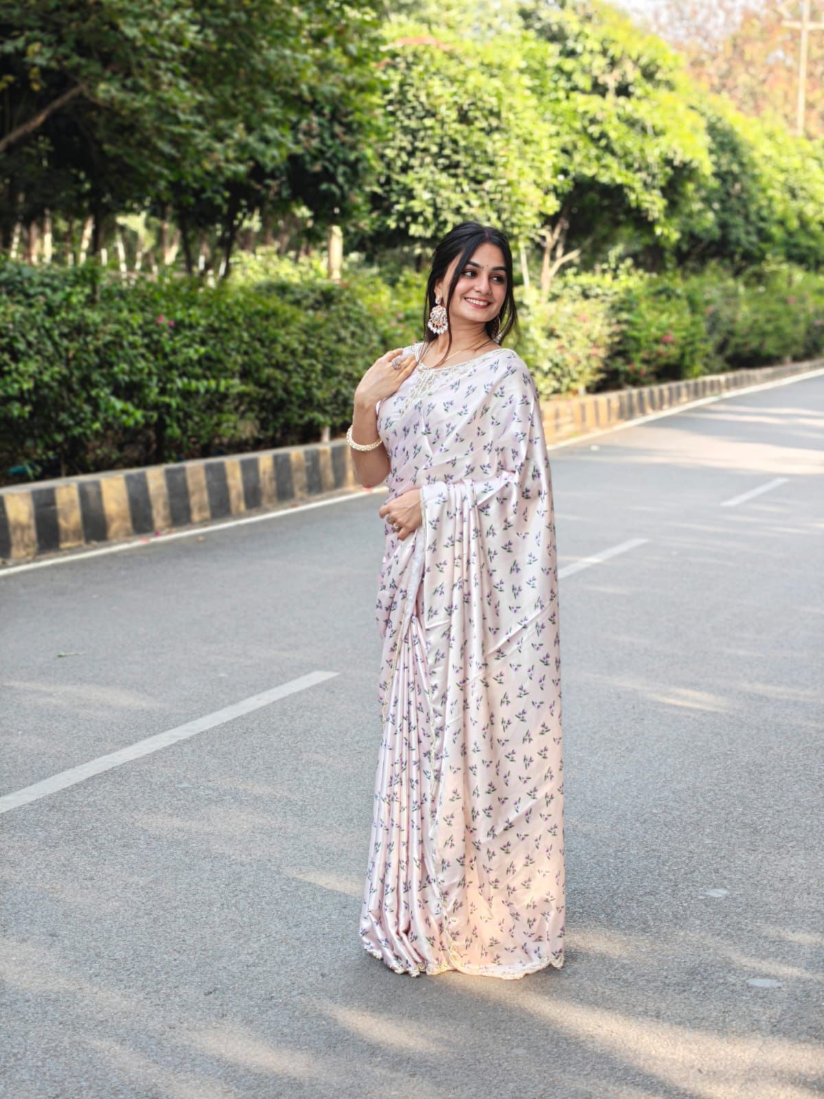 Off-White Japan Satin Silk Digital Printed Khatli Arco Border Saree