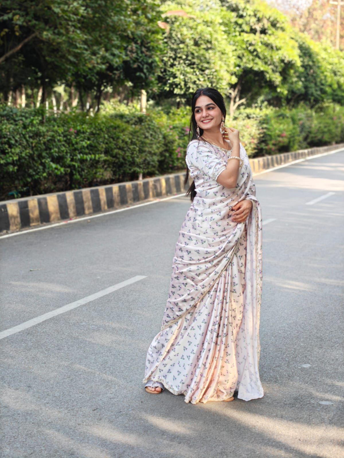 Off-White Japan Satin Silk Digital Printed Khatli Arco Border Saree