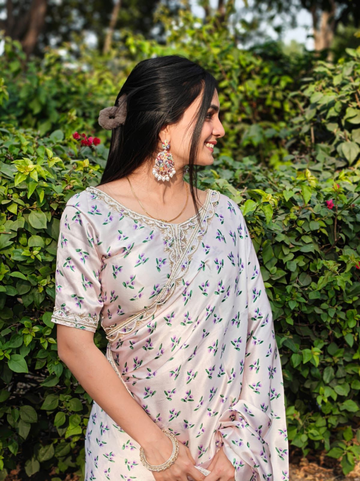 Off-White Japan Satin Silk Digital Printed Khatli Arco Border Saree