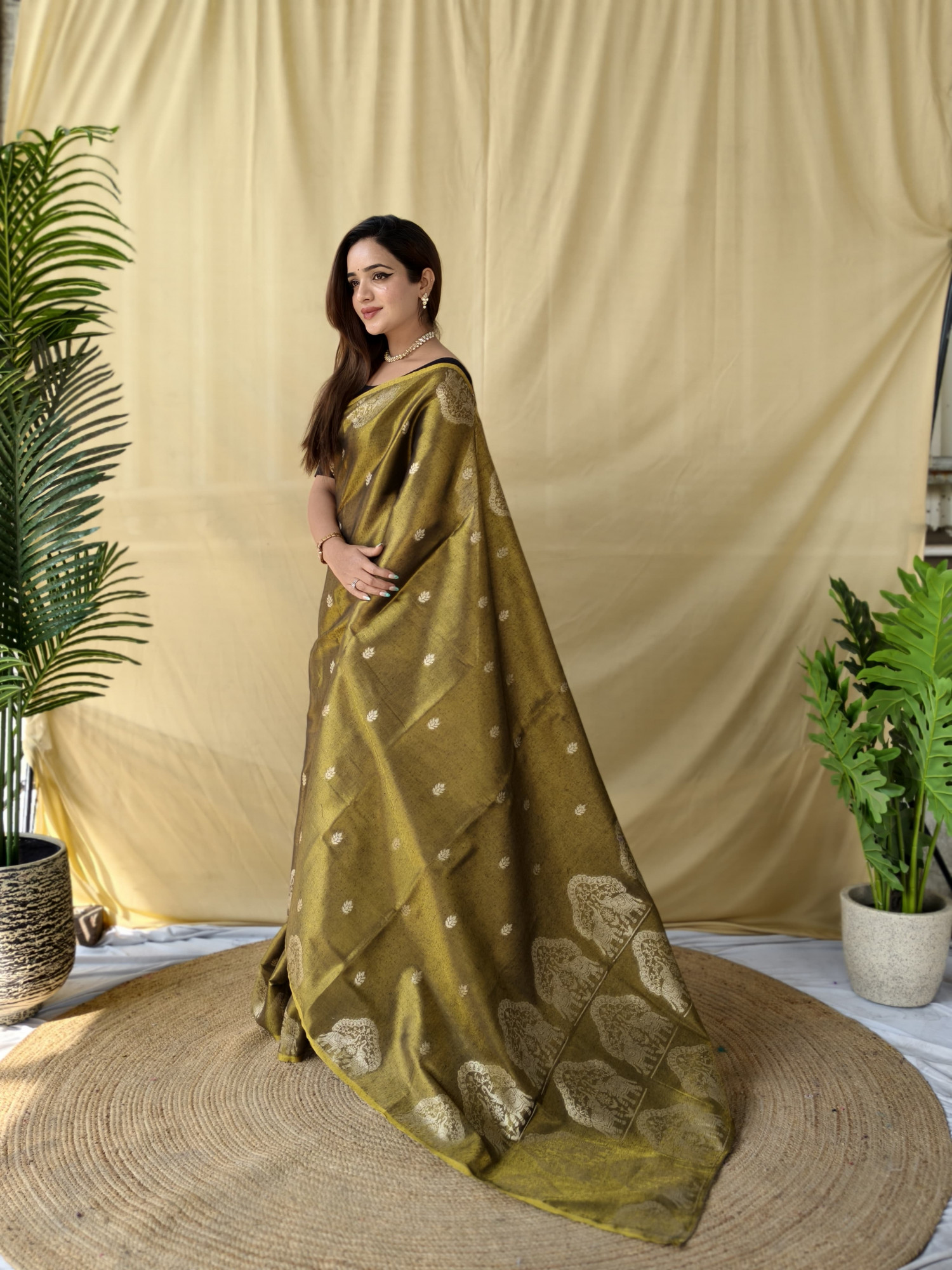 Dark Mehendi Premium Banarasi Zari Tissue Weaved Saree