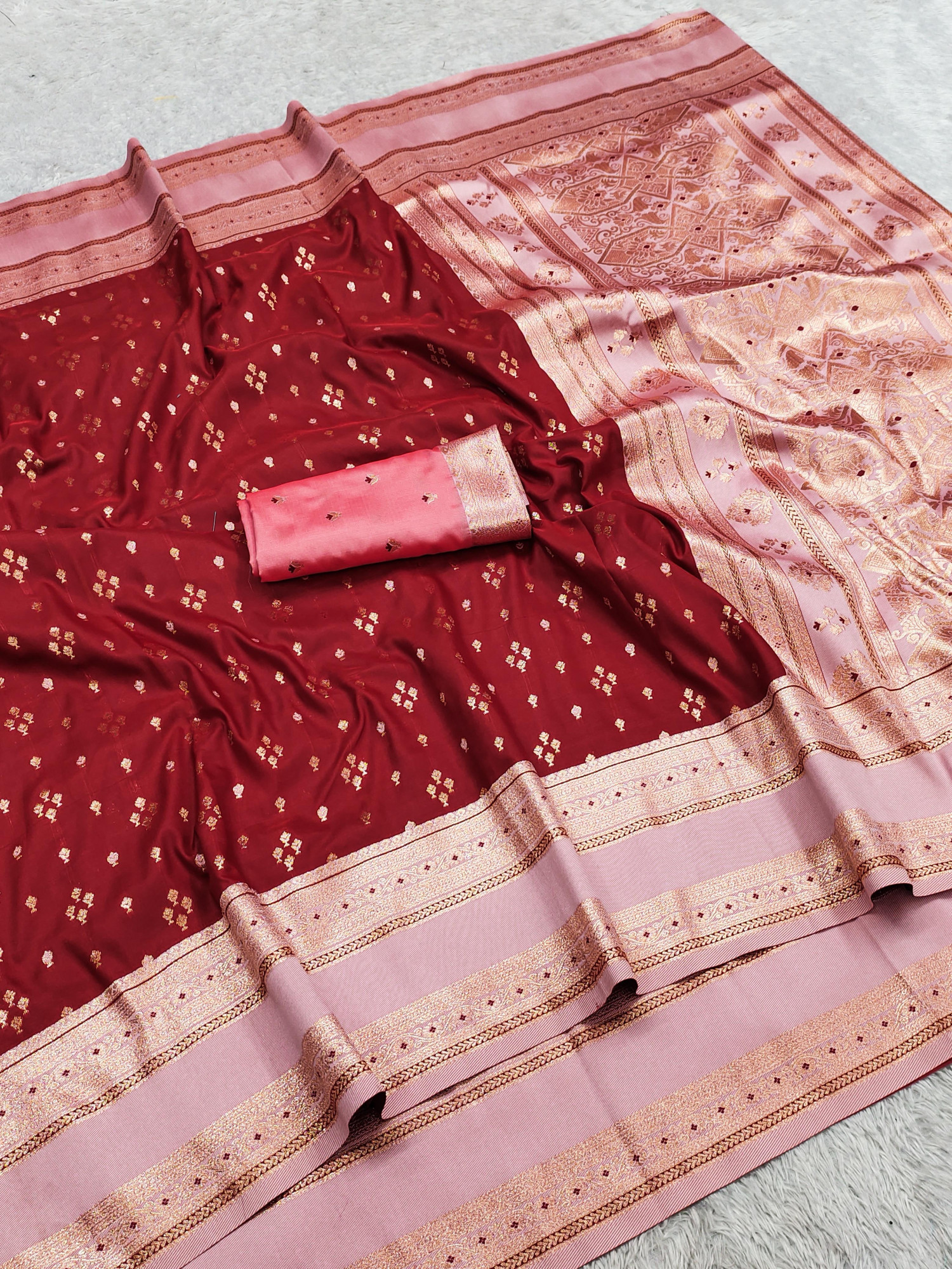 Maroon Banarasi Silk Zari Weaved Contrast Pallu Border Saree