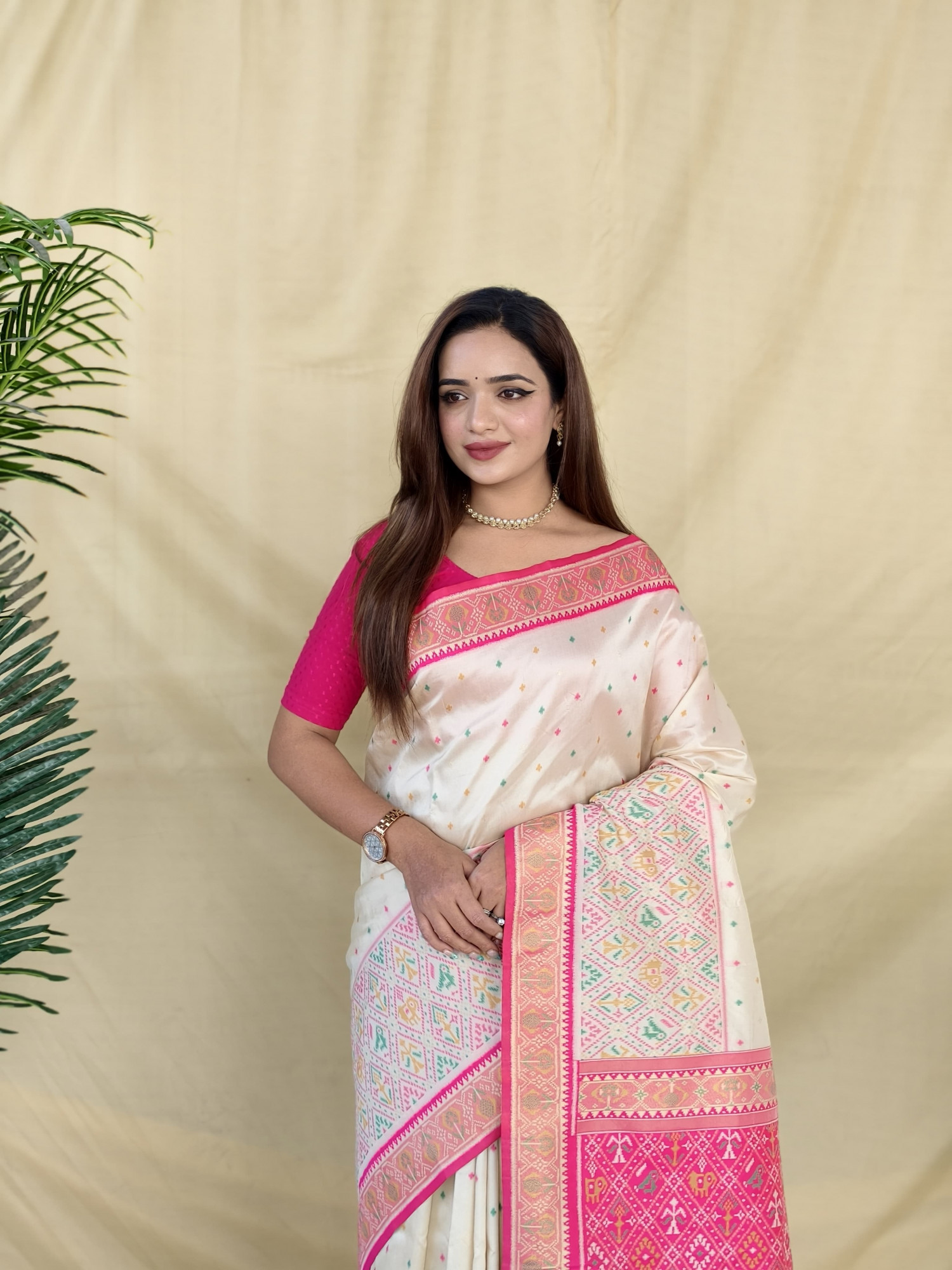 Off White Banarasi Silk Multi Thread Zari Contrast Weaved Saree