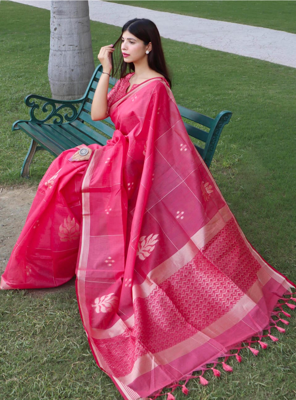 Pure Linen Silver Zari Weaved Saree With Tassels