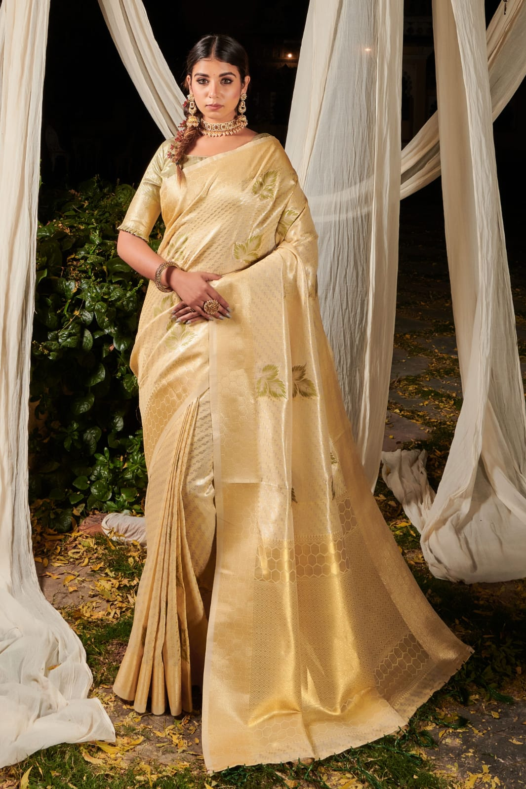 Pure Linen Silk Zari Weaved Rich Pallu Border Saree