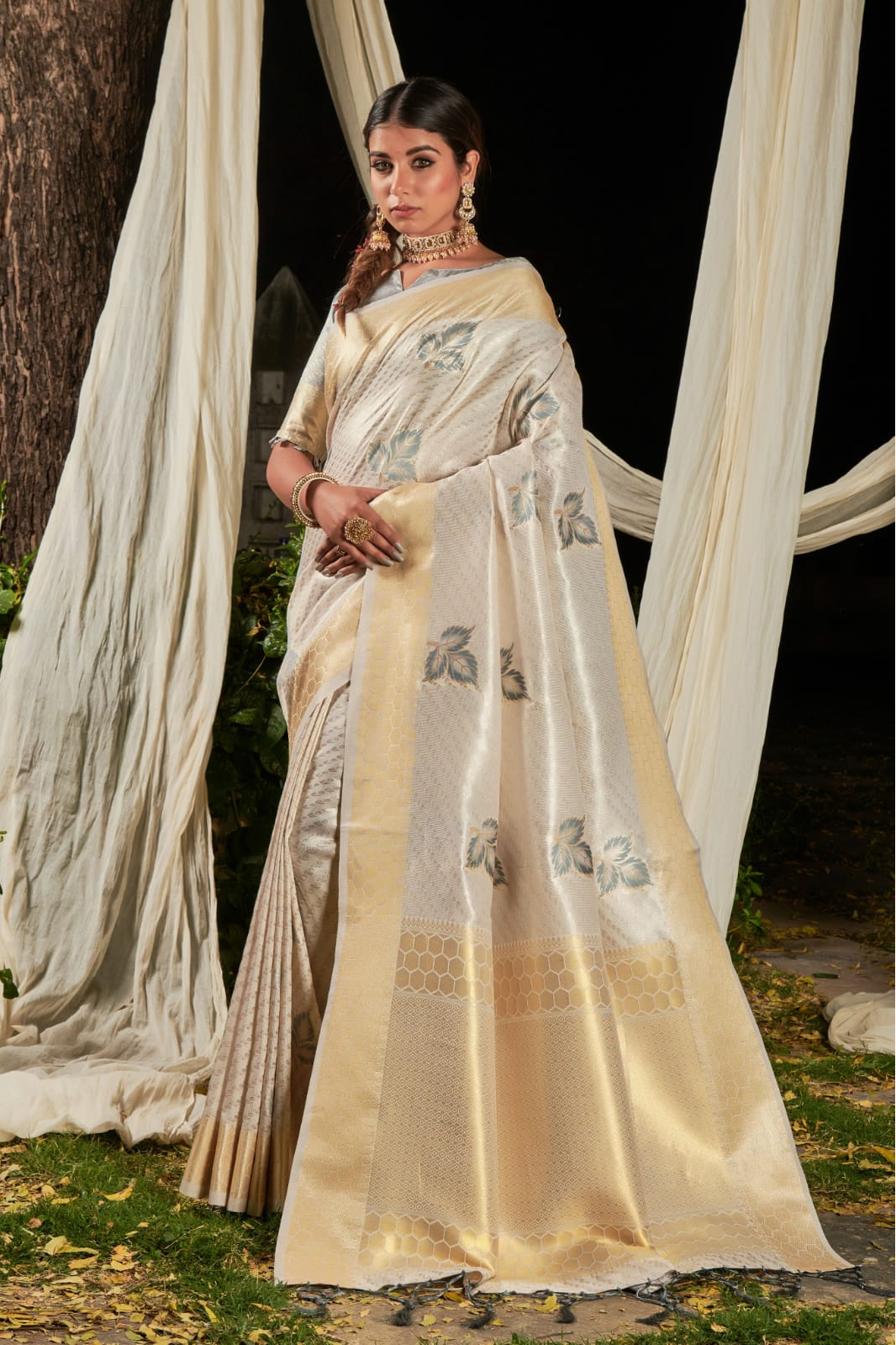 Pure Linen Silk Zari Weaved Rich Pallu Border Saree