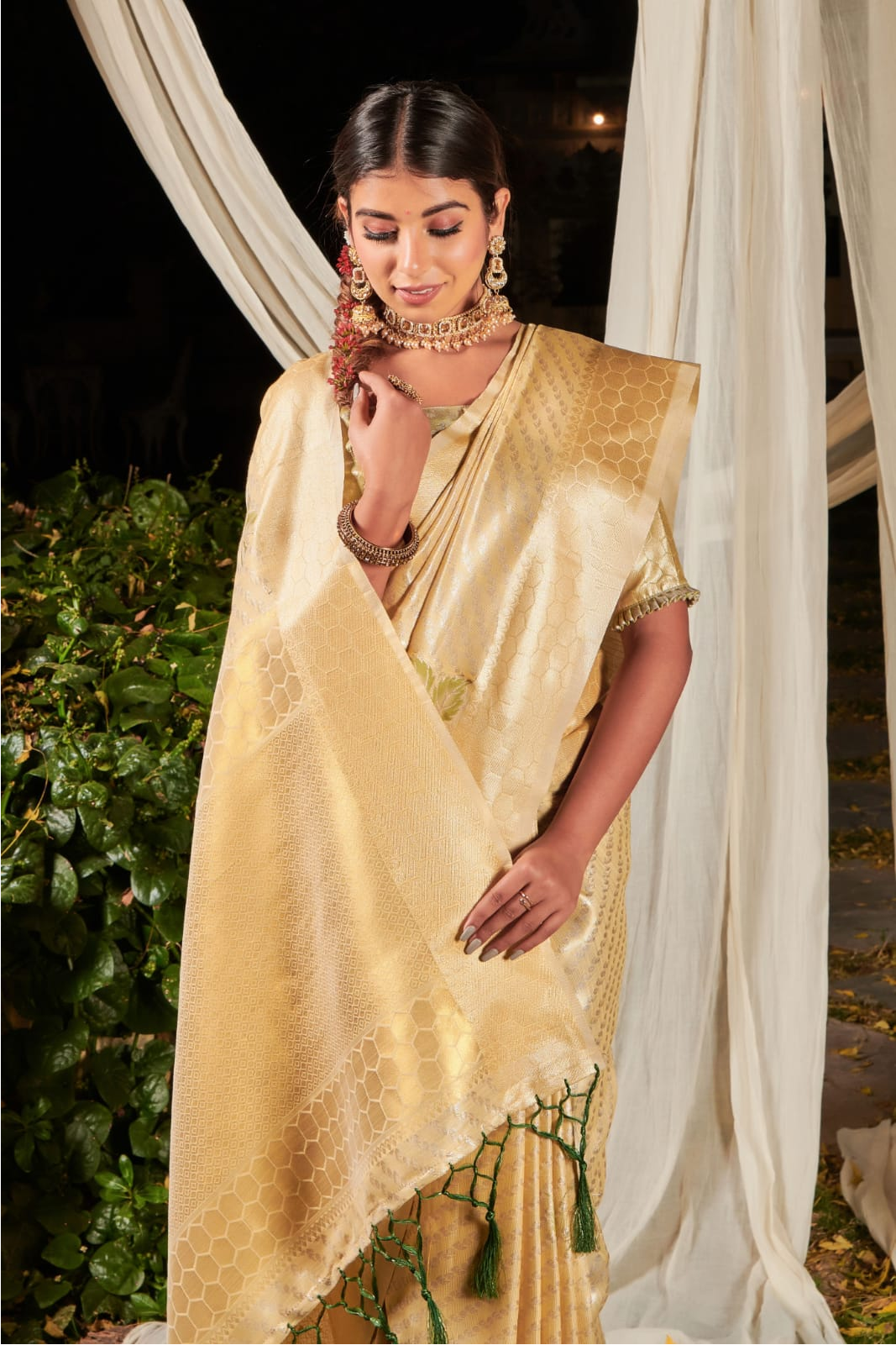 Pure Linen Silk Zari Weaved Rich Pallu Border Saree