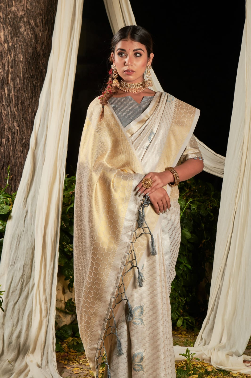 Pure Linen Silk Zari Weaved Rich Pallu Border Saree