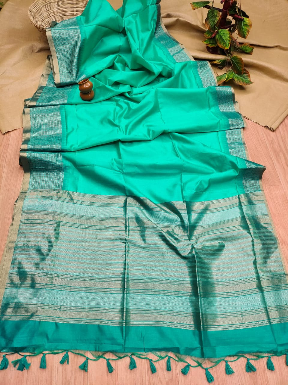 Cotton Silk Woven Checks Temple Border Saree