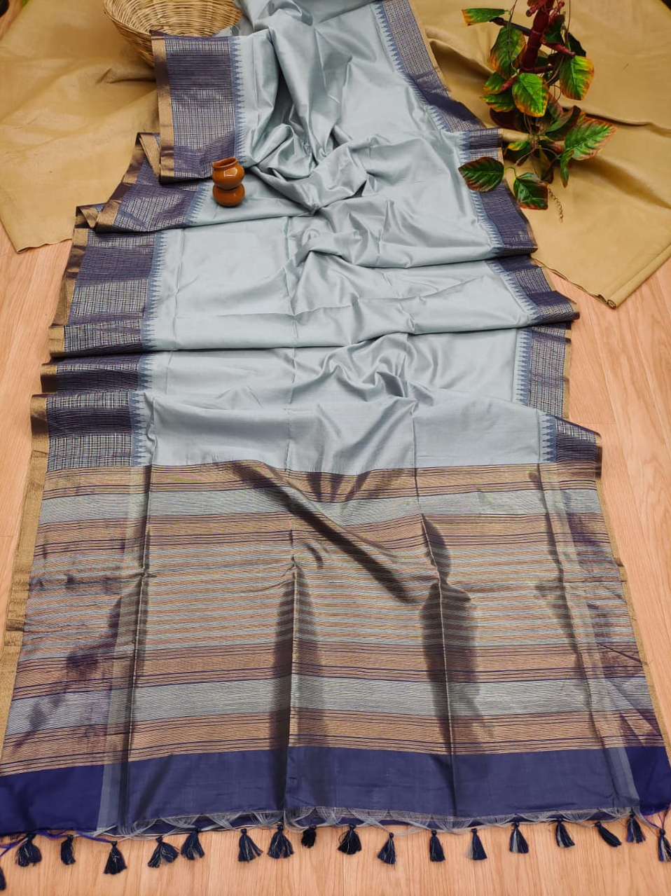 Cotton Silk Woven Checks Temple Border Saree