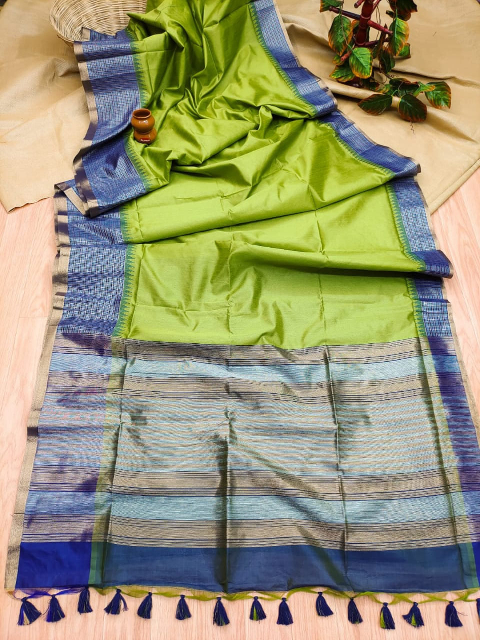 Cotton Silk Woven Checks Temple Border Saree