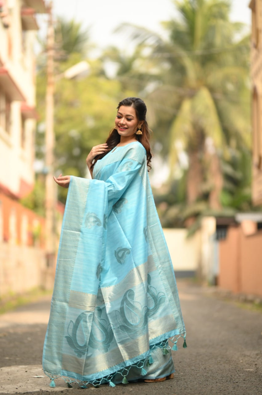 Soft Mulberry Silk Zari Woven Butta Saree