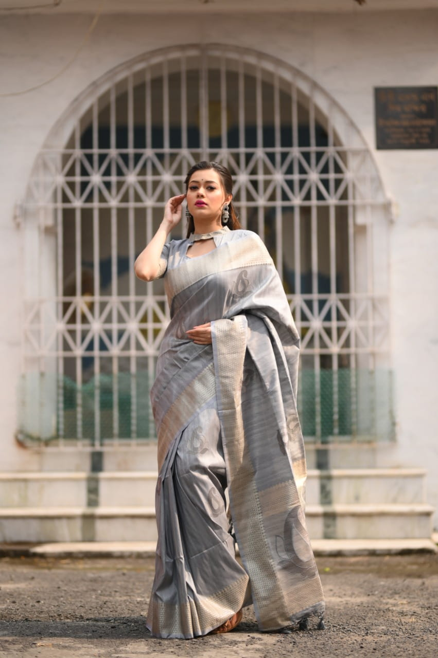 Soft Mulberry Silk Zari Woven Butta Saree