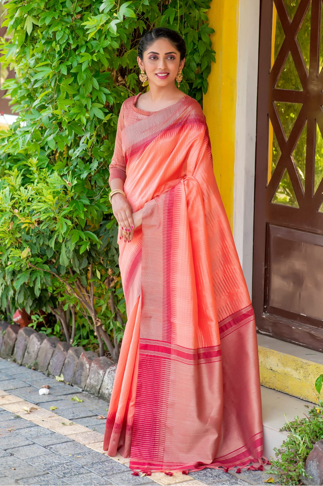 Soft Silk Woven Bomkai Temple Border Saree