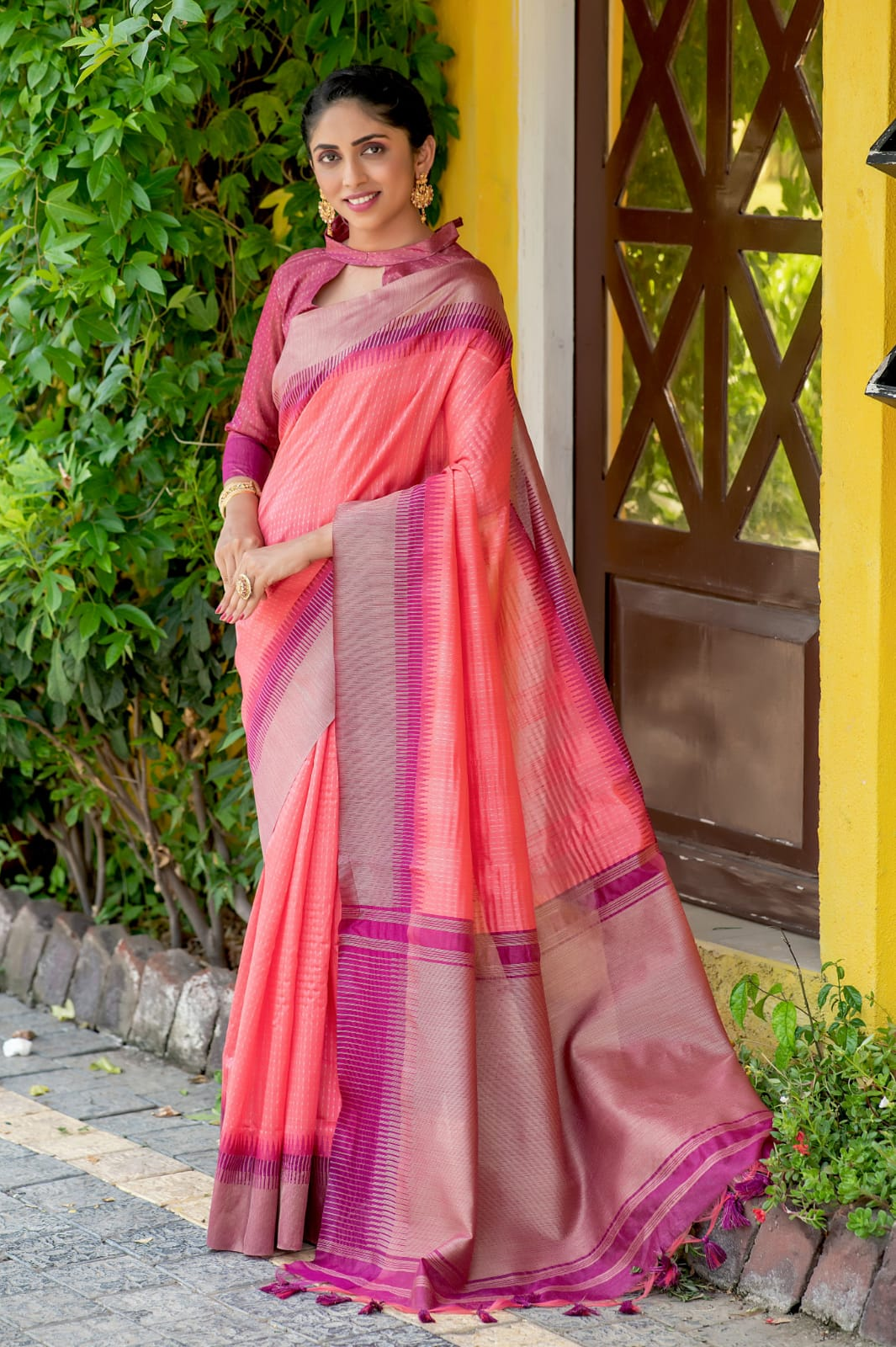 Soft Silk Woven Bomkai Temple Border Saree