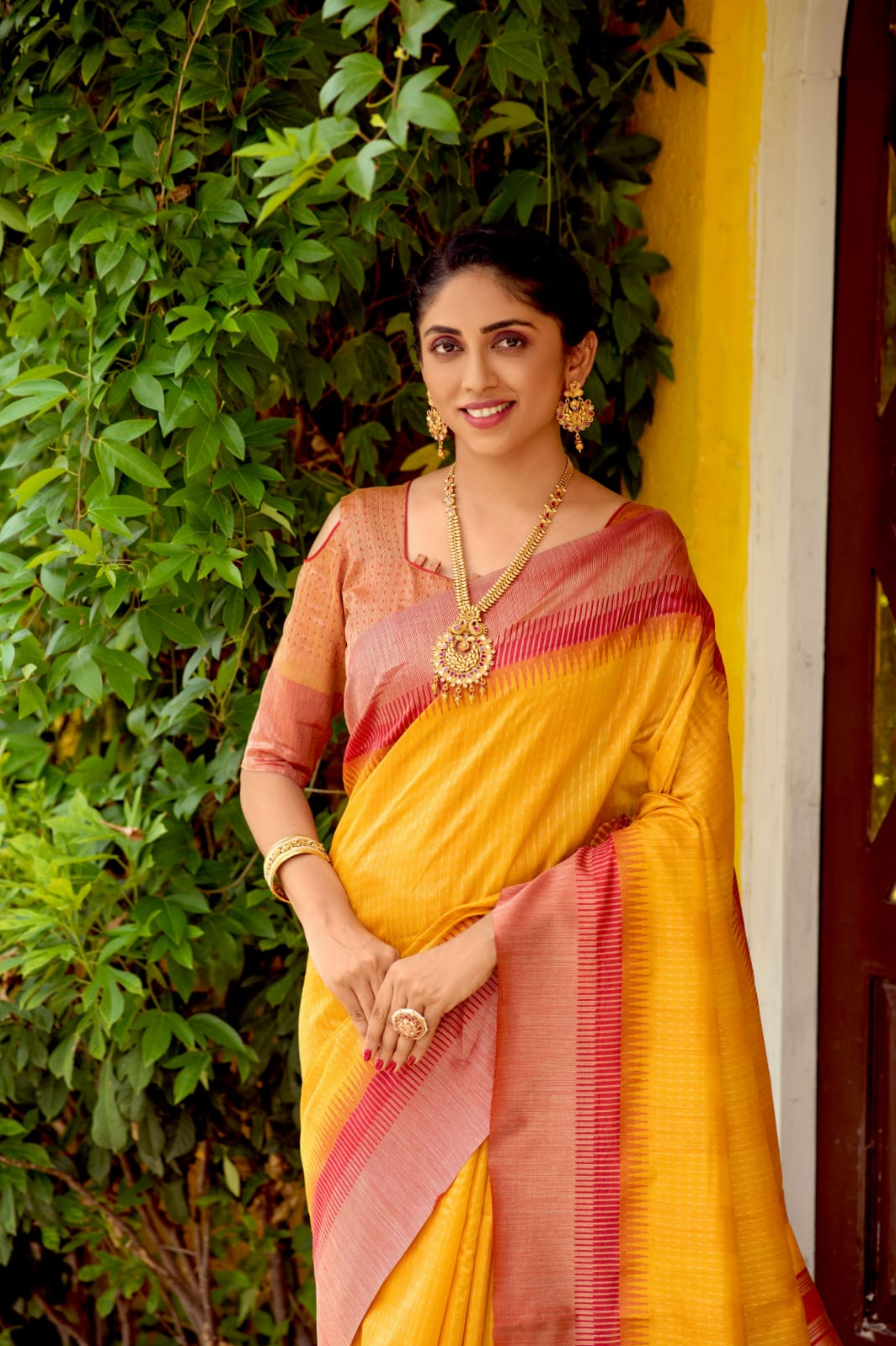 Soft Silk Woven Bomkai Temple Border Saree