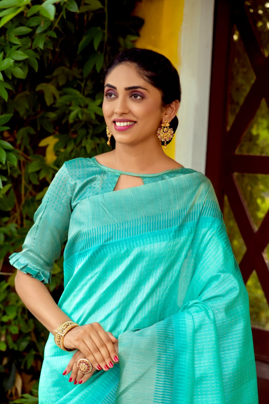 Soft Silk Woven Bomkai Temple Border Saree