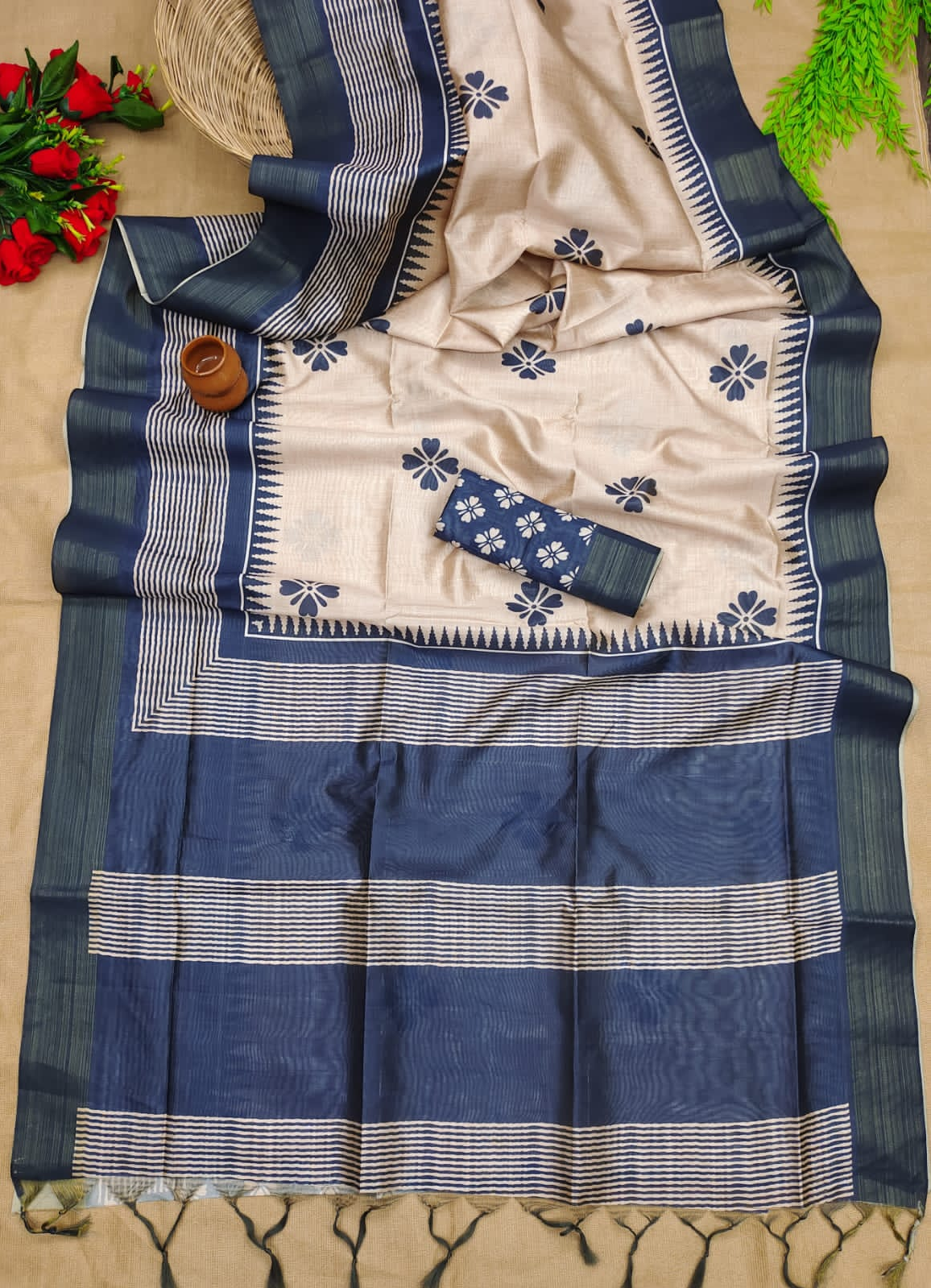 Soft Cotton Silk Chhapa Printed Saree With Blouse Piece