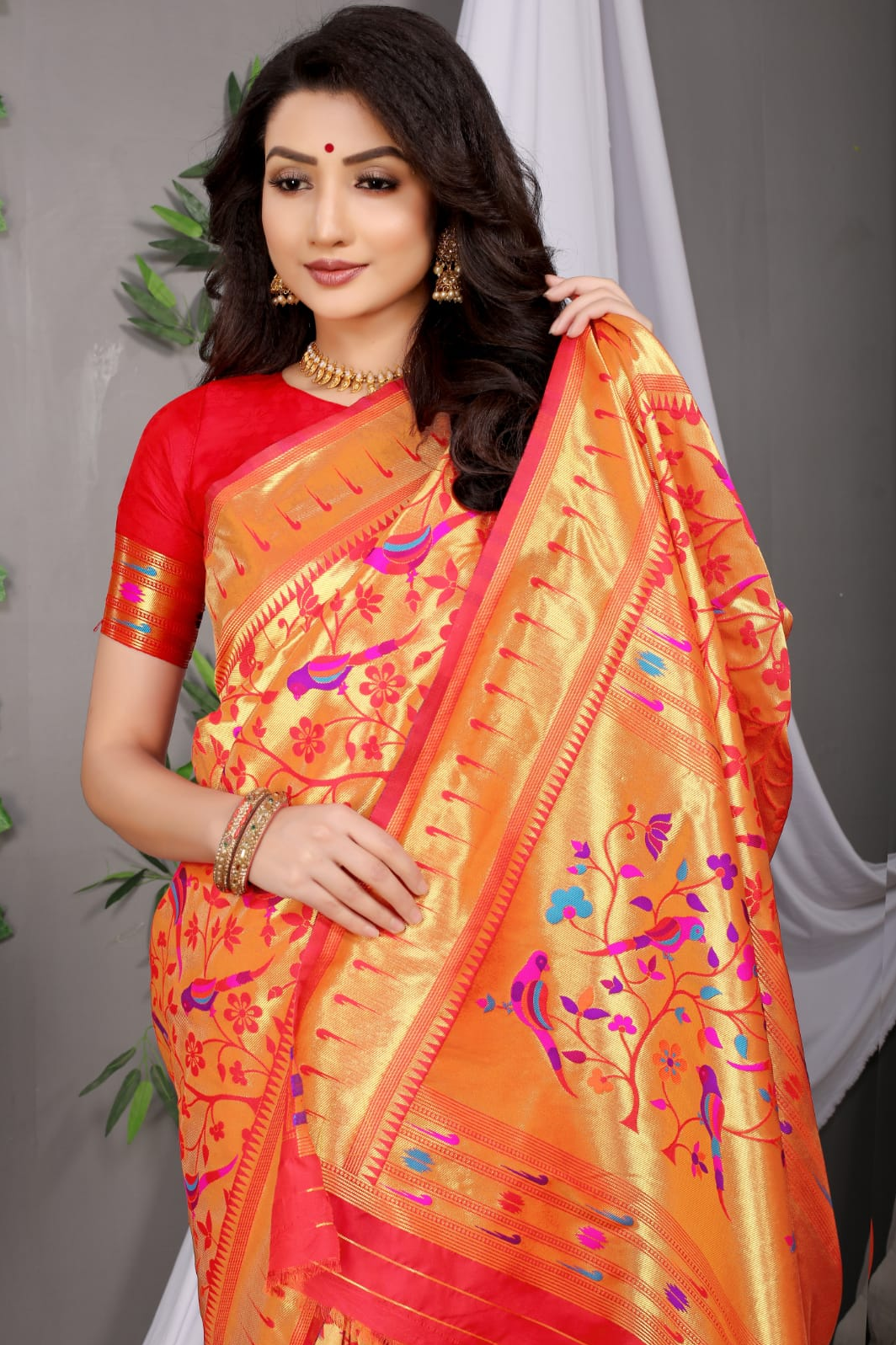 Pure Banarasi Handloom Paithani Silk Gold Zari Weaved Saree