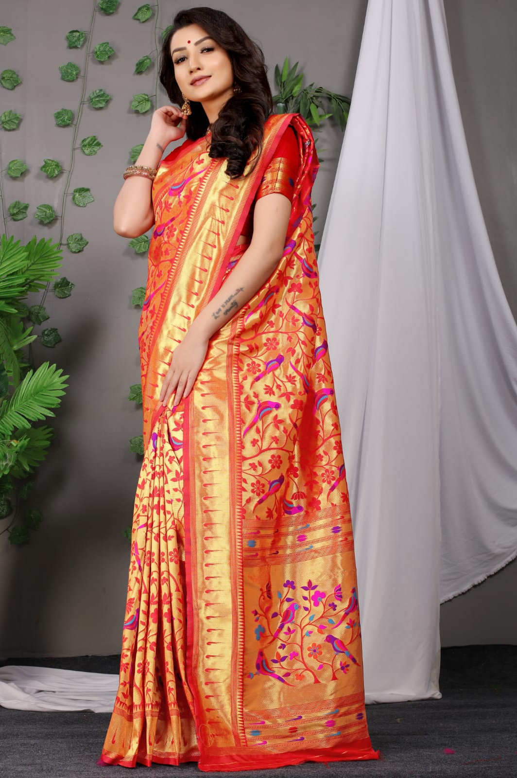 Pure Banarasi Handloom Paithani Silk Gold Zari Weaved Saree
